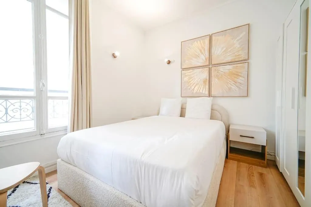 Studio Buttes-Chaumont - Hautpoul - IV Paris Apartment